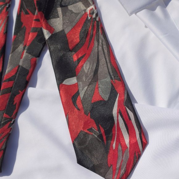 PIERRE BALMAIN Abstract Floral Necktie | Abstract Artwork Designer Silk Neckwear - Picture 2 of 3